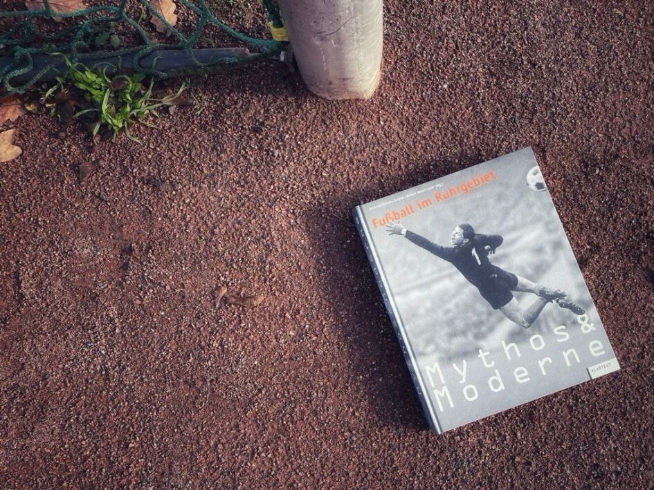 Titel - Mythos & Moderne - Fußball im Ruhrgebiet